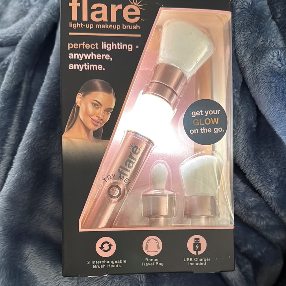 Flare Light-Up Makeup Brush Set - Rose Gold